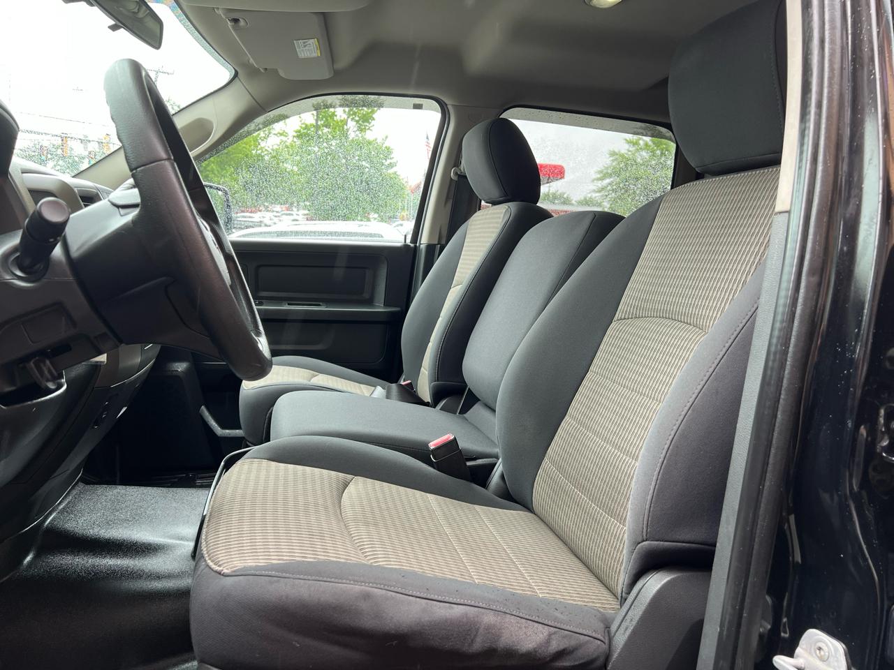 RAM 1500 ST Crew Cab 4WD 2012