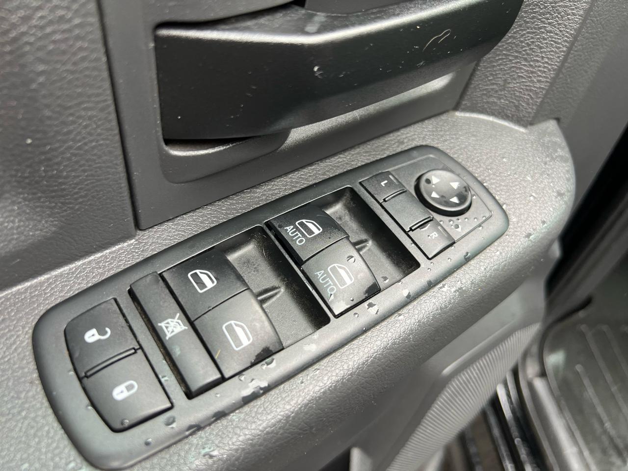 RAM 1500 ST Crew Cab 4WD 2012