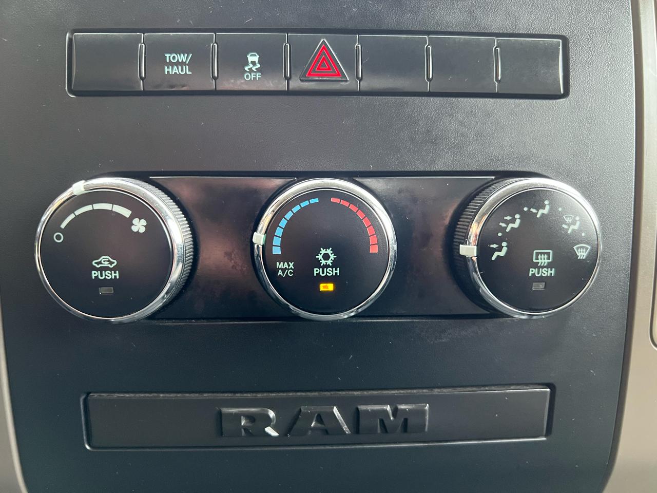 RAM 1500 ST Crew Cab 4WD 2012