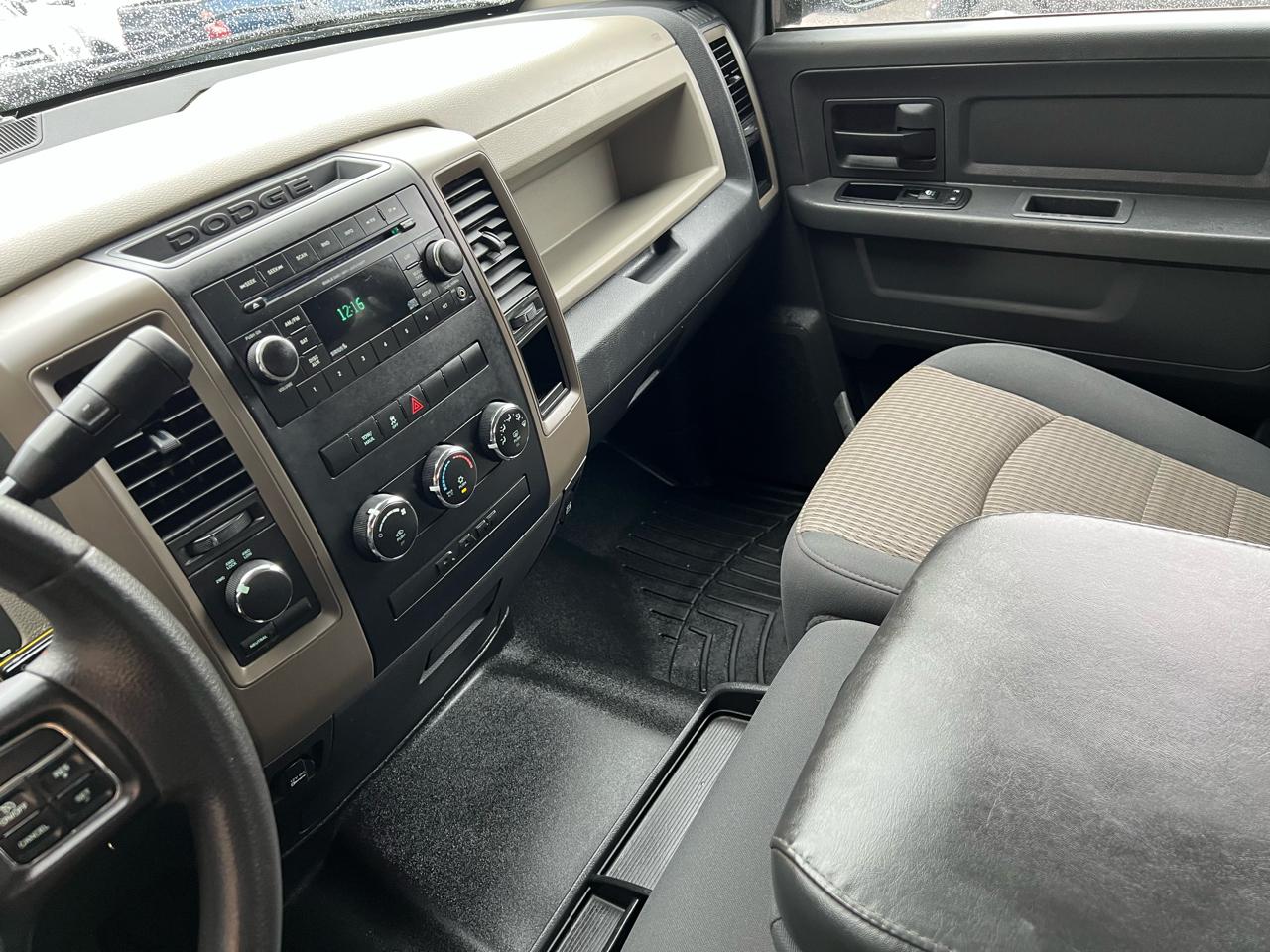 RAM 1500 ST Crew Cab 4WD 2012