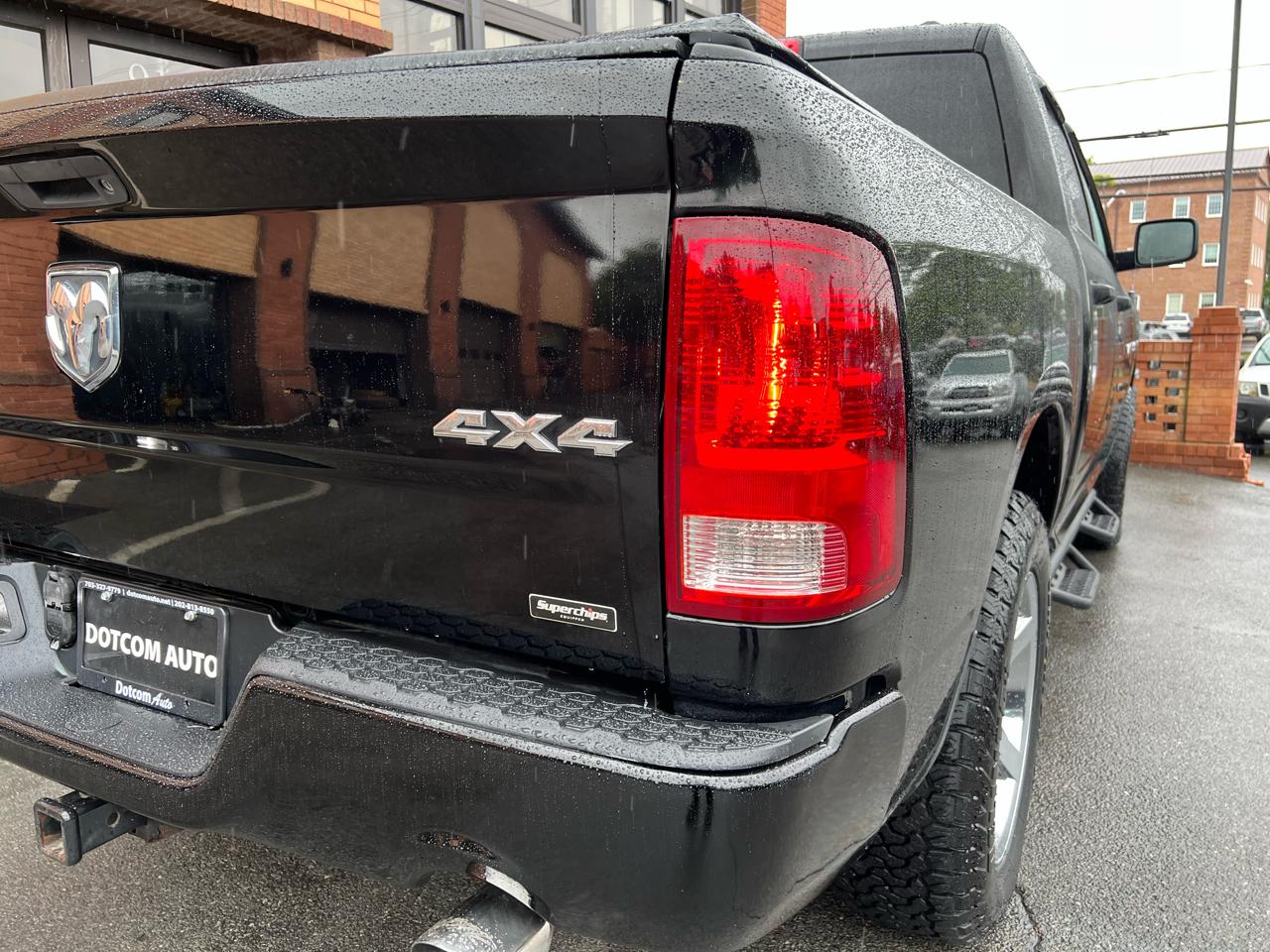 RAM 1500 ST Crew Cab 4WD 2012