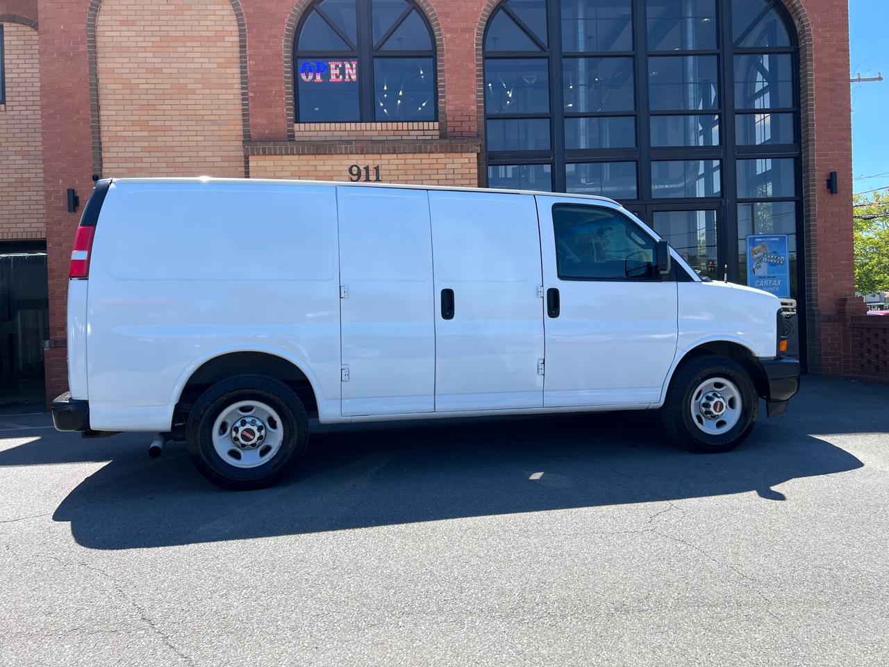 GMC Savana G2500 Cargo 2017