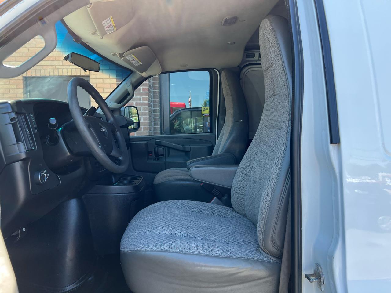 GMC Savana G2500 Cargo 2017