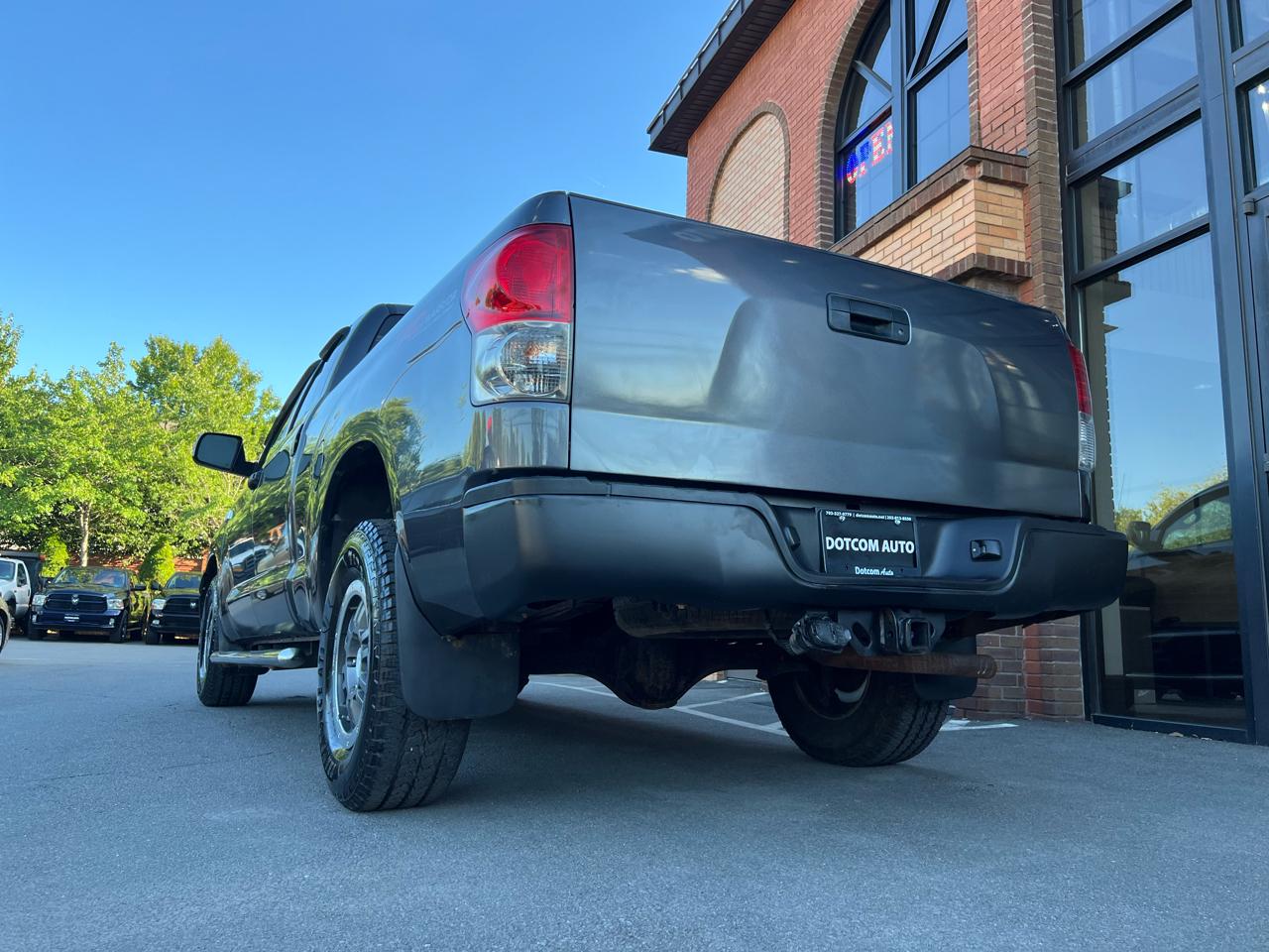 Toyota Tundra Tundra-Grade 5.7L Double Cab 4WD 2011