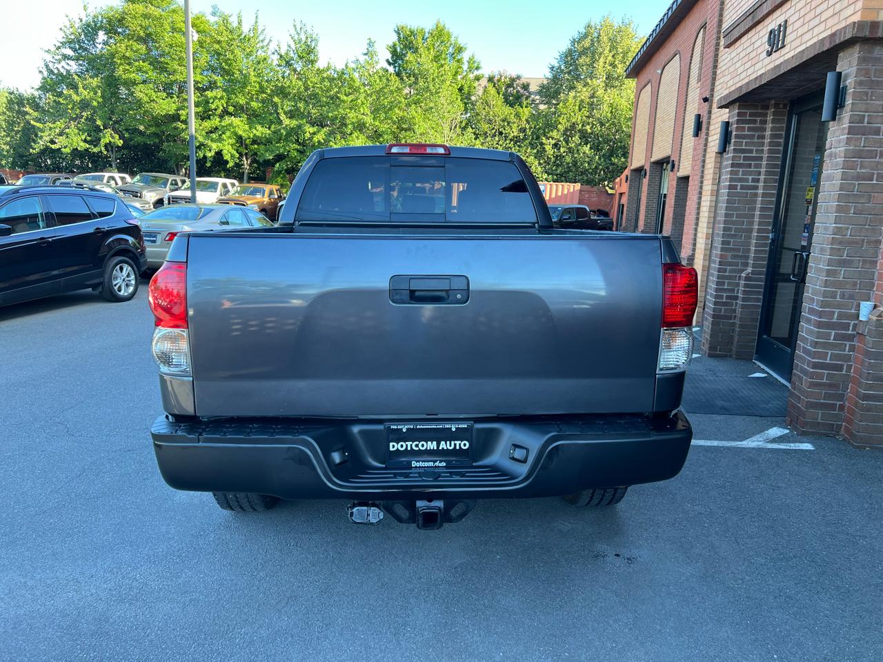 Toyota Tundra Tundra-Grade 5.7L Double Cab 4WD 2011