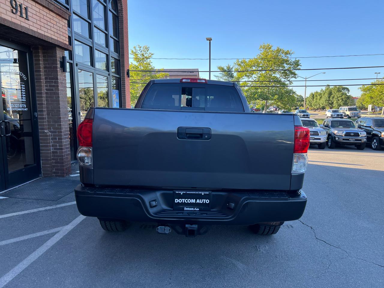 Toyota Tundra Tundra-Grade 5.7L Double Cab 4WD 2011
