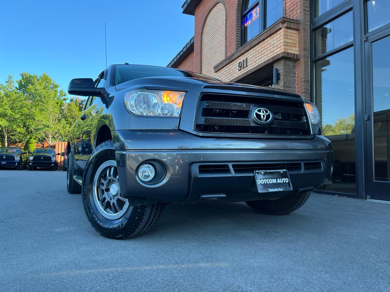 Toyota Tundra Tundra-Grade 5.7L Double Cab 4WD 2011