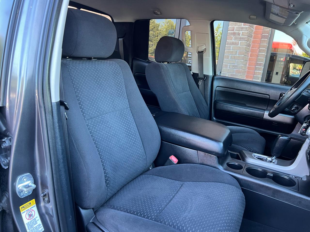 Toyota Tundra Tundra-Grade 5.7L Double Cab 4WD 2011