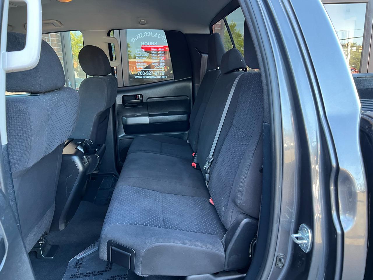 Toyota Tundra Tundra-Grade 5.7L Double Cab 4WD 2011