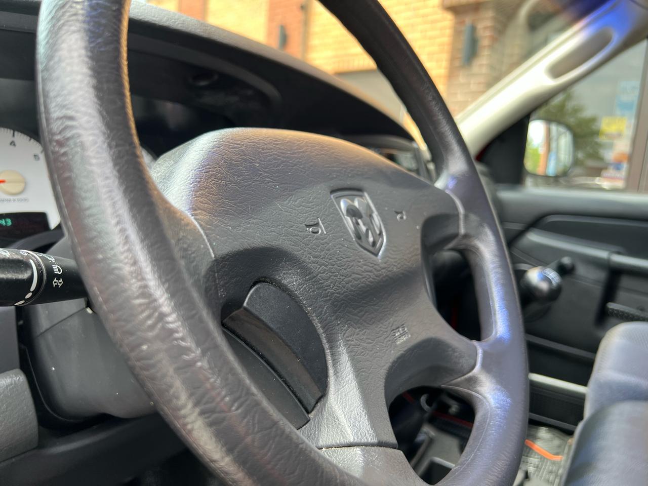 Dodge Ram 1500 SLT Plus Short Bed 2WD 2002