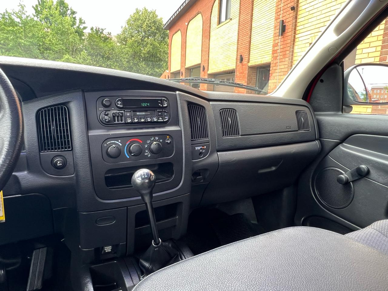 Dodge Ram 1500 SLT Plus Short Bed 2WD 2002