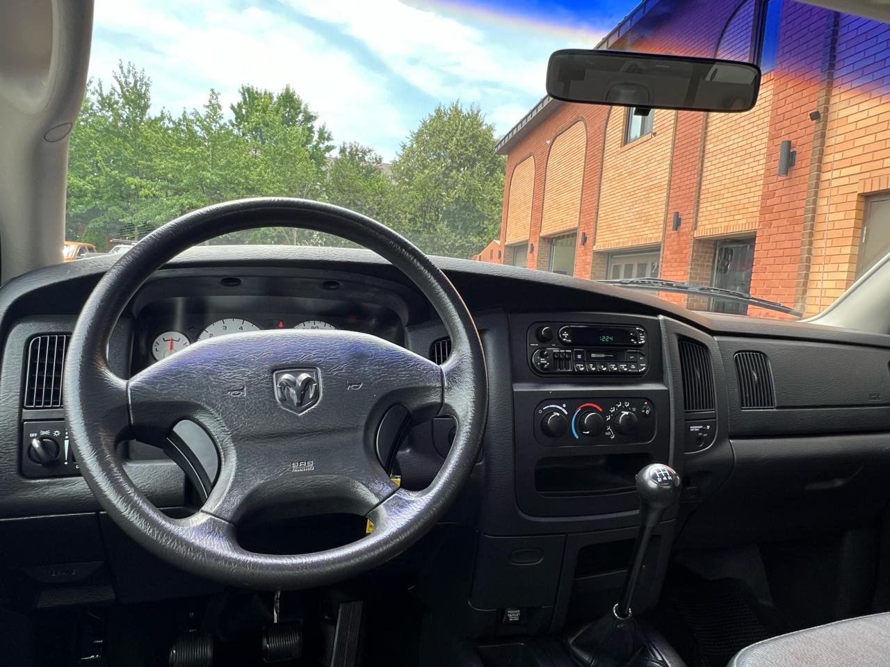 Dodge Ram 1500 SLT Plus Short Bed 2WD 2002