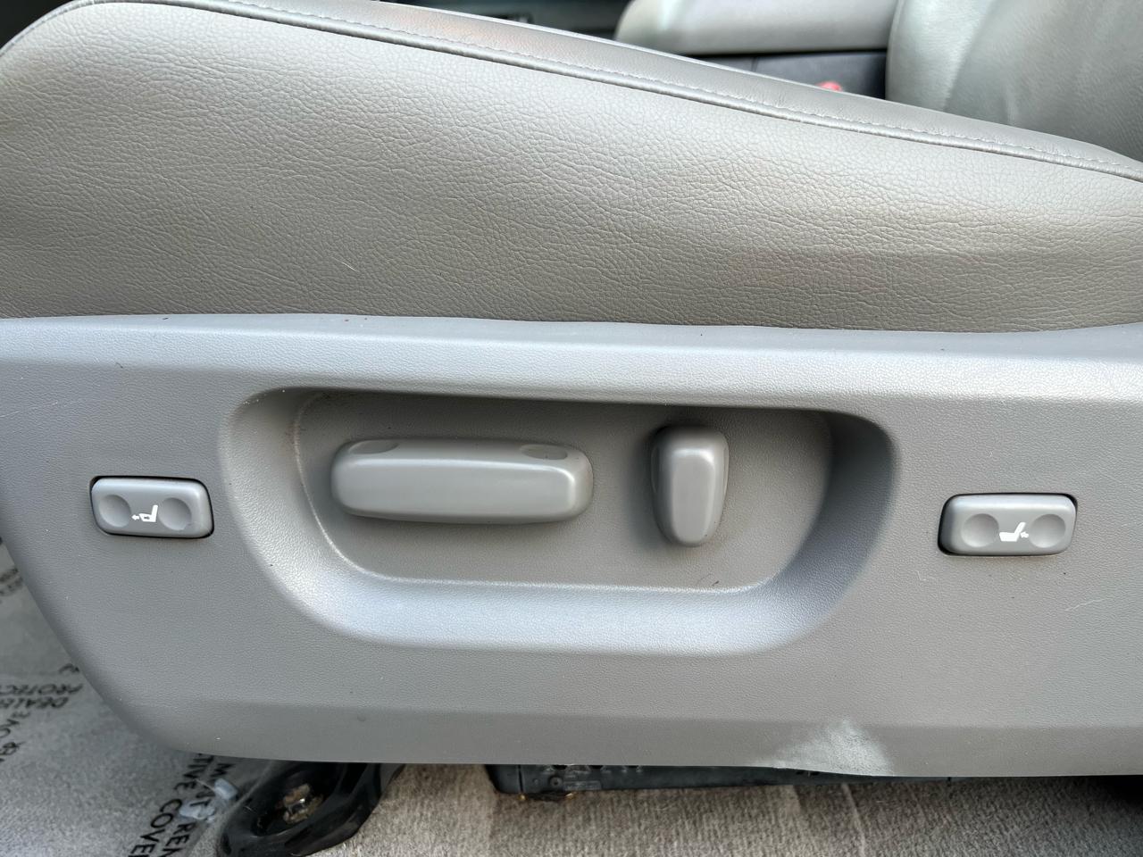 Toyota Tundra Limited Double Cab 5.7L 4WD 2008