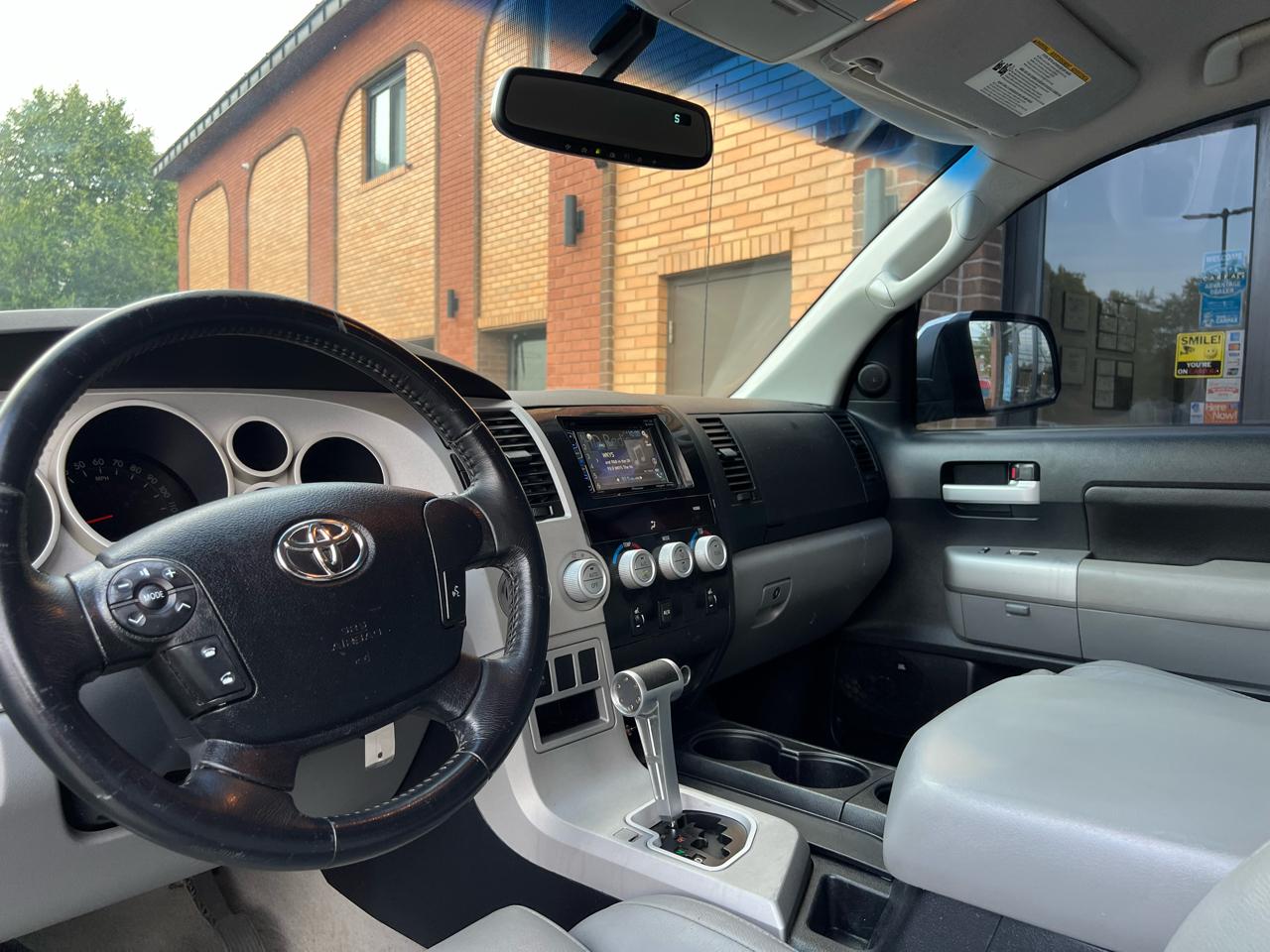 Toyota Tundra Limited Double Cab 5.7L 4WD 2008