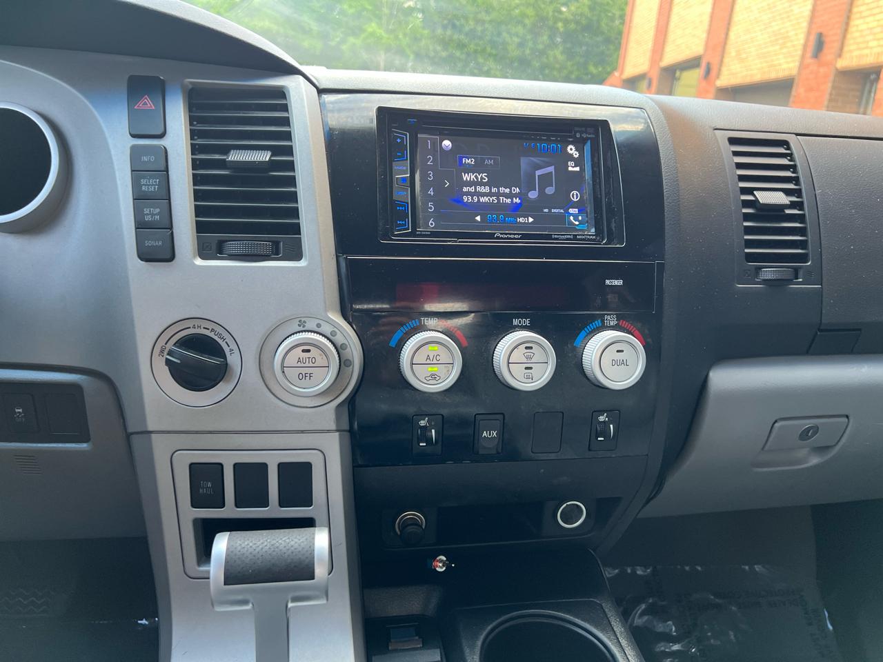 Toyota Tundra Limited Double Cab 5.7L 4WD 2008