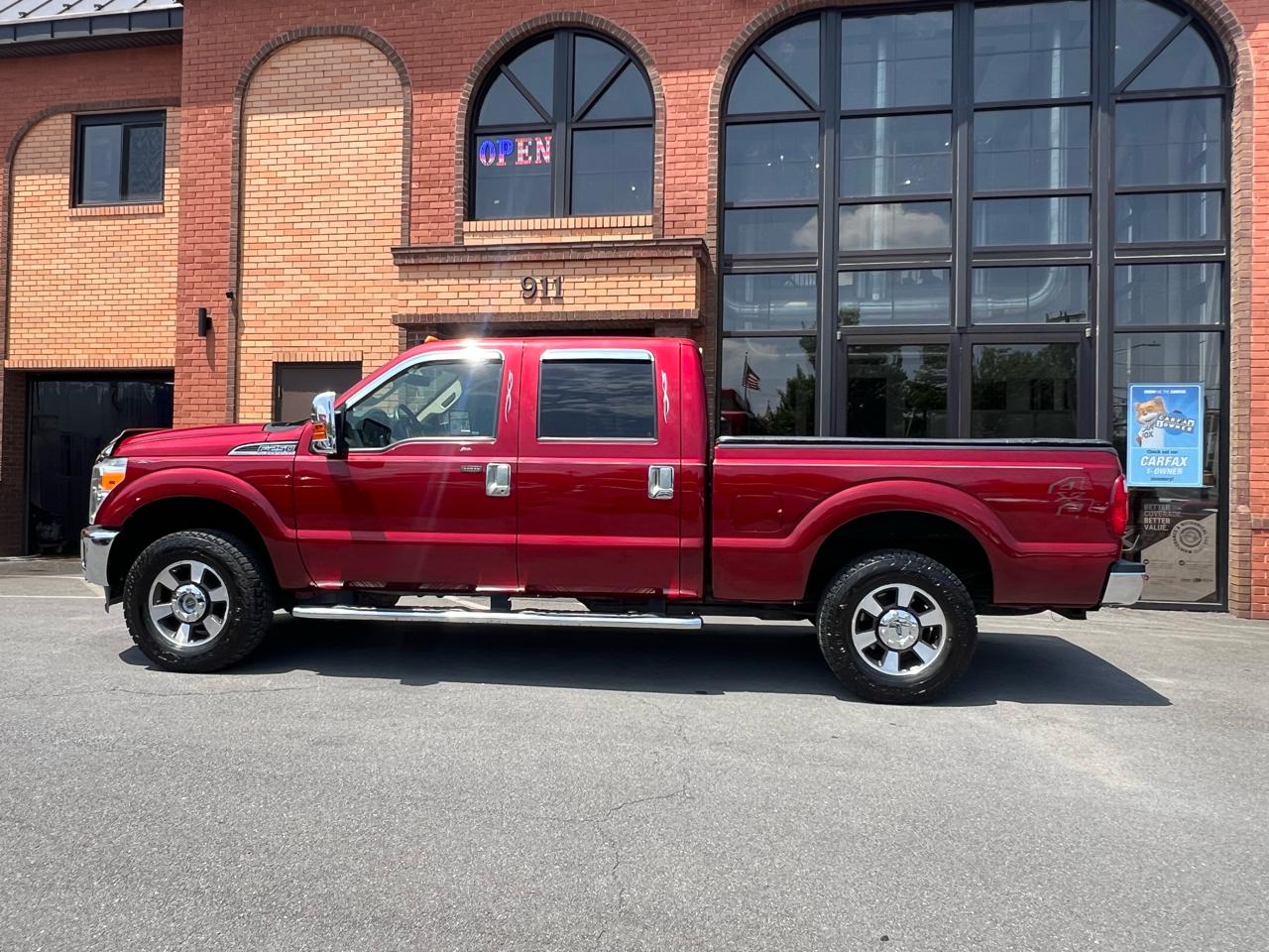 Ford F-250 SD Lariat Crew Cab Short Bed 4WD 2015