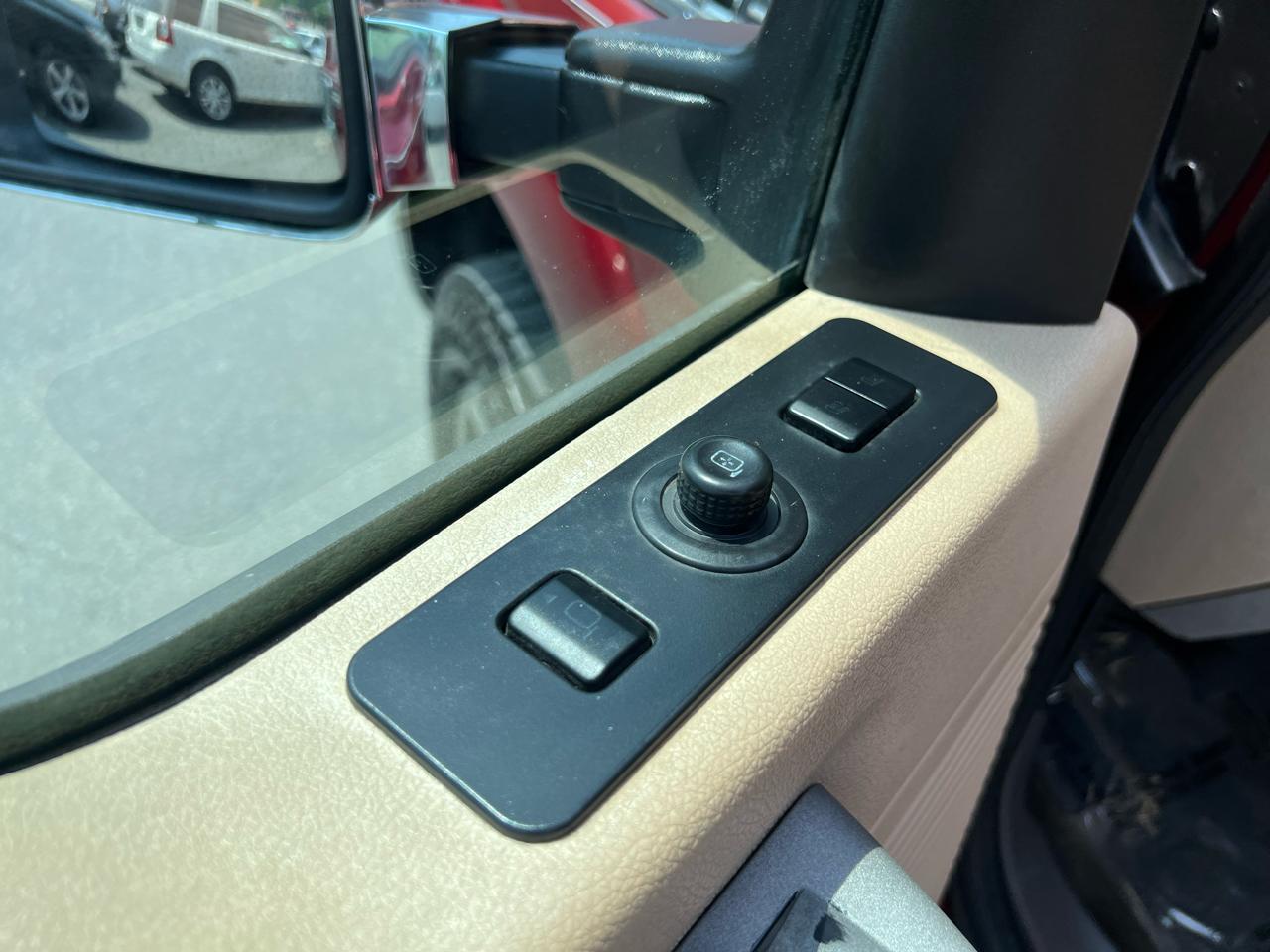 Ford F-250 SD Lariat Crew Cab Short Bed 4WD 2015
