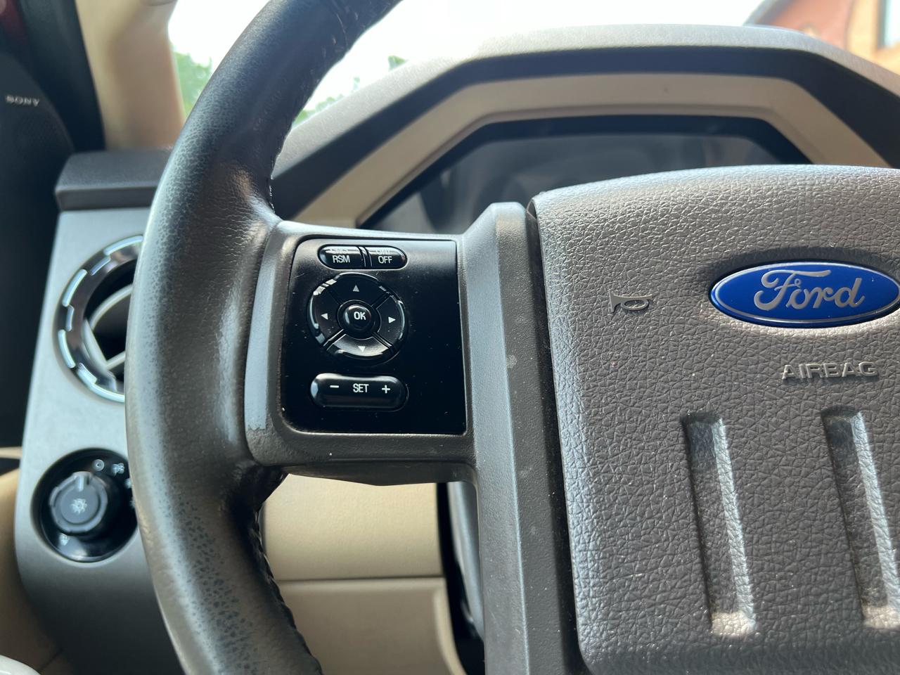 Ford F-250 SD Lariat Crew Cab Short Bed 4WD 2015