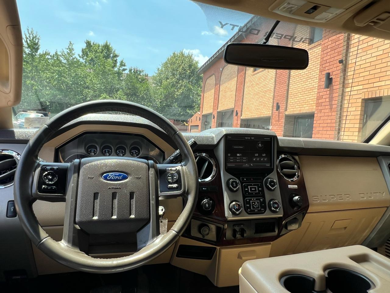 Ford F-250 SD Lariat Crew Cab Short Bed 4WD 2015