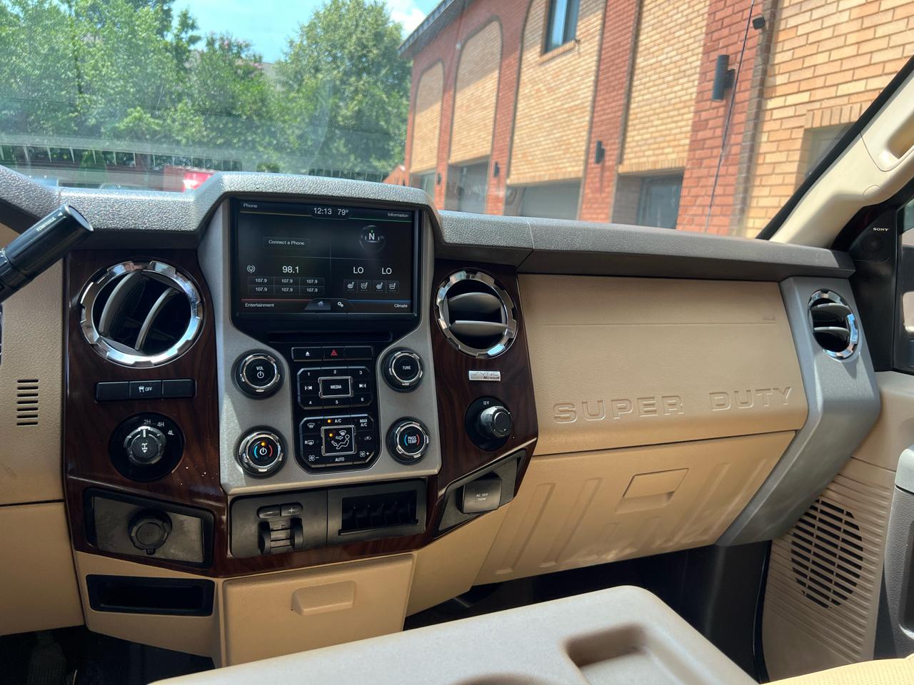 Ford F-250 SD Lariat Crew Cab Short Bed 4WD 2015