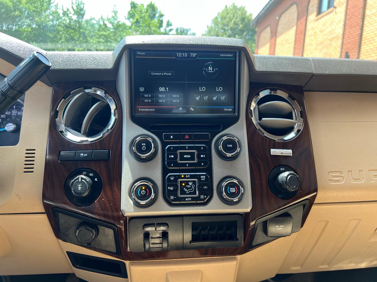Ford F-250 SD Lariat Crew Cab Short Bed 4WD 2015