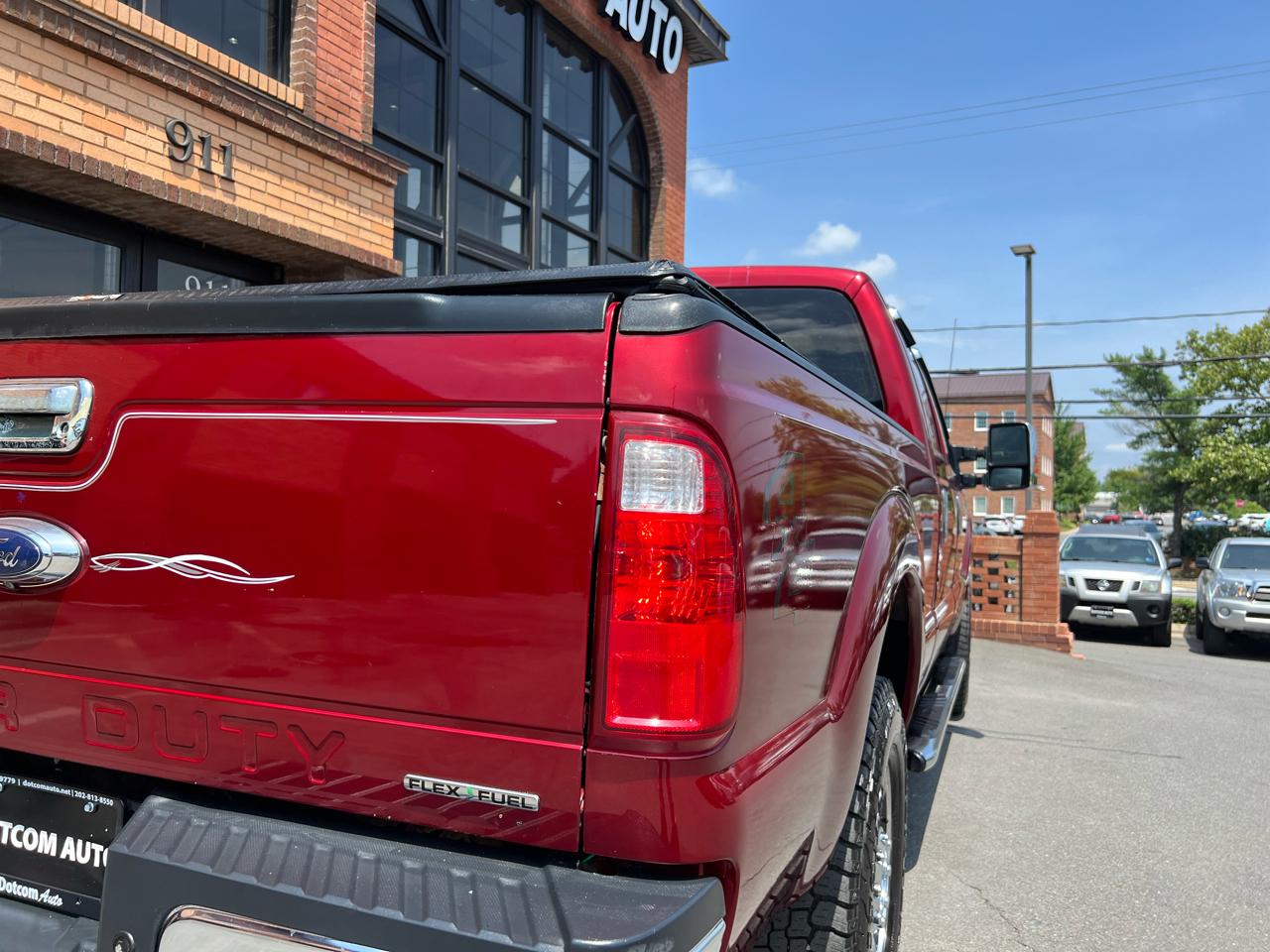 Ford F-250 SD Lariat Crew Cab Short Bed 4WD 2015