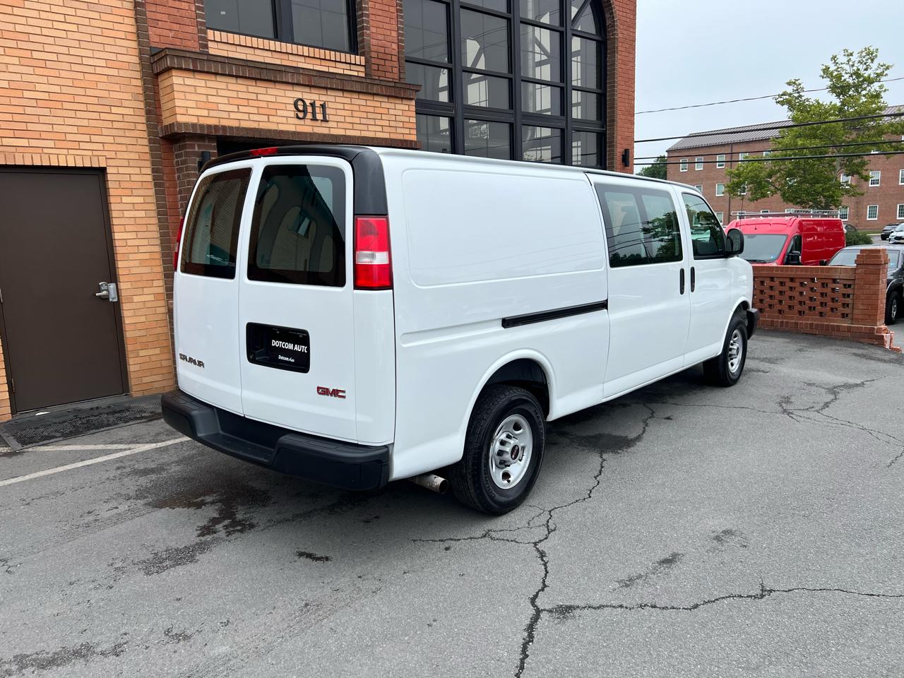 GMC Savana G3500 Extended Cargo 2009