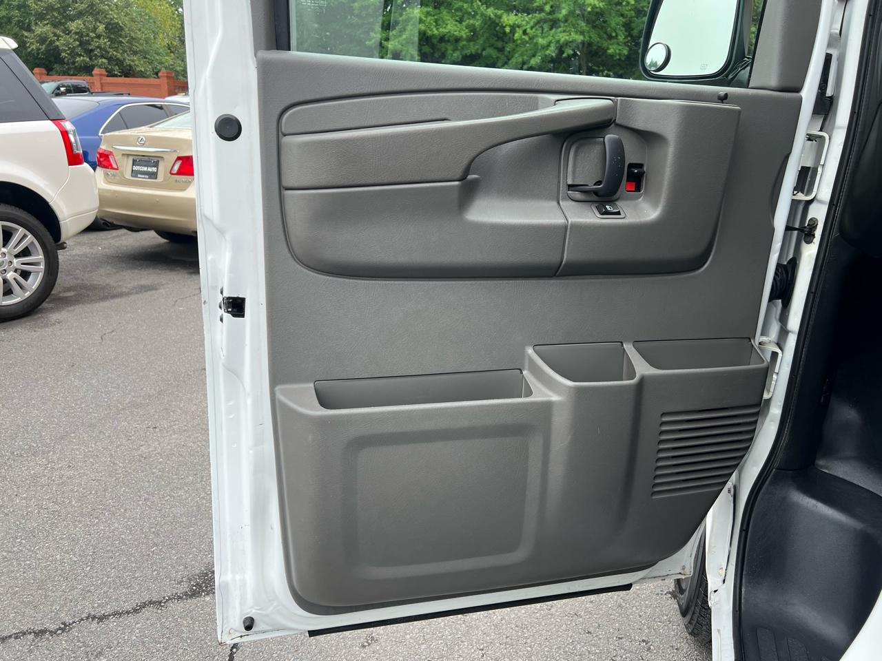 GMC Savana G3500 Extended Cargo 2009