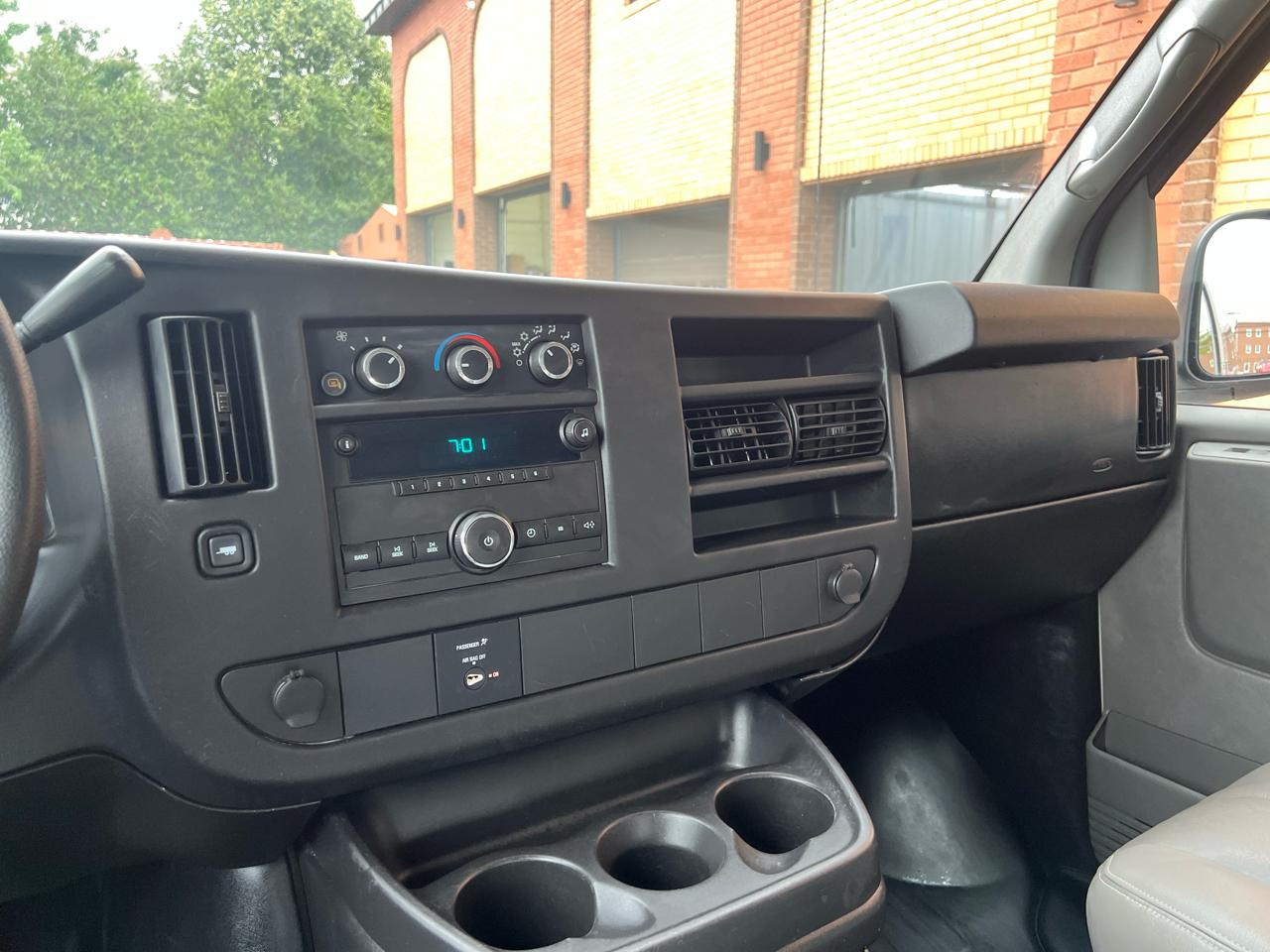 GMC Savana G3500 Extended Cargo 2009
