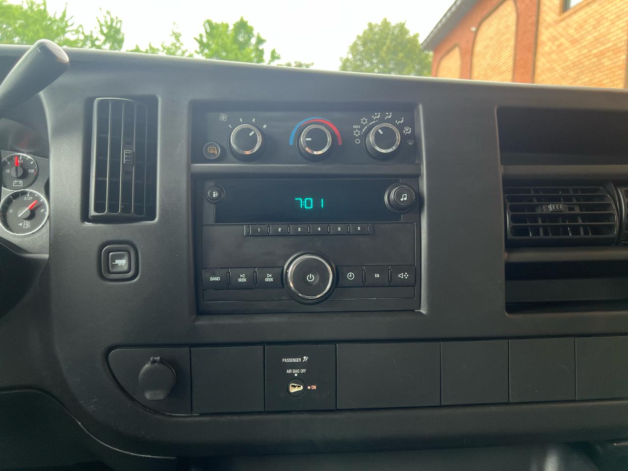 GMC Savana G3500 Extended Cargo 2009