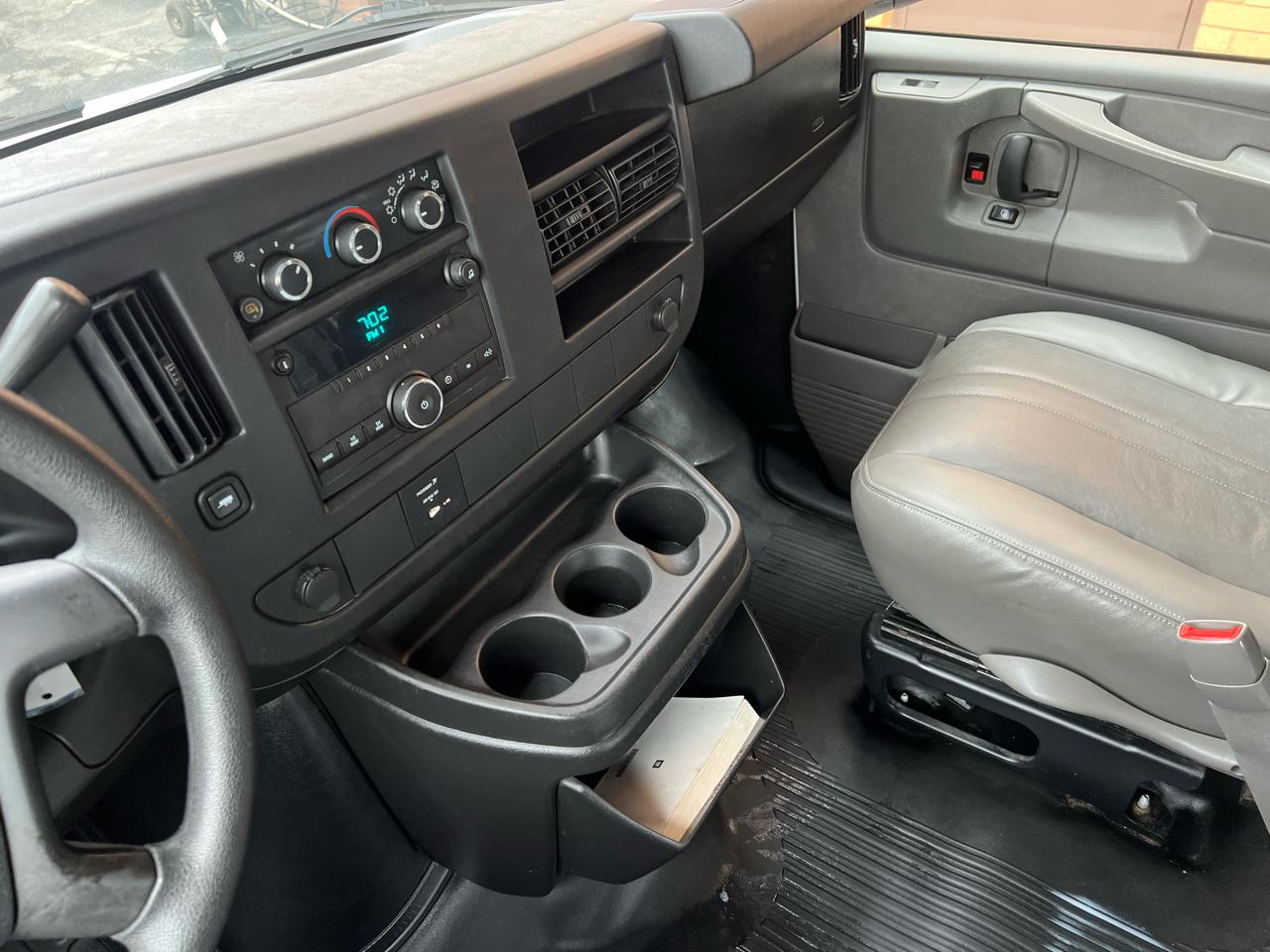 GMC Savana G3500 Extended Cargo 2009