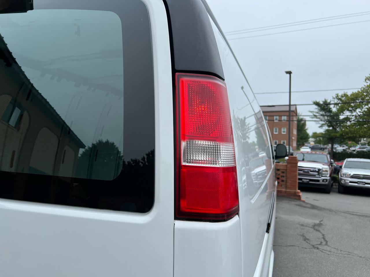 GMC Savana G3500 Extended Cargo 2009
