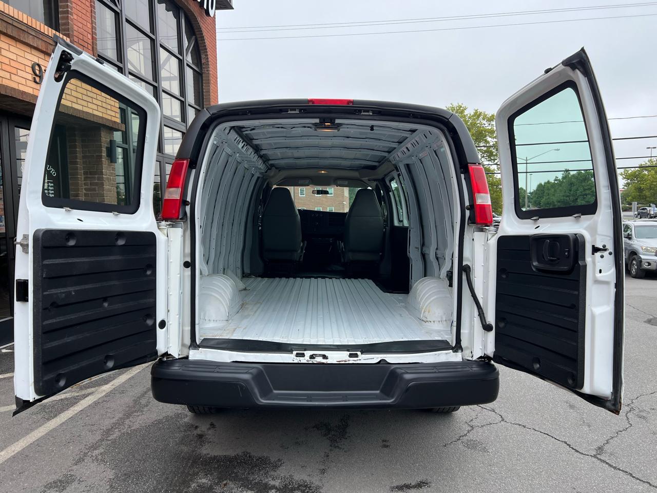 GMC Savana G3500 Extended Cargo 2009