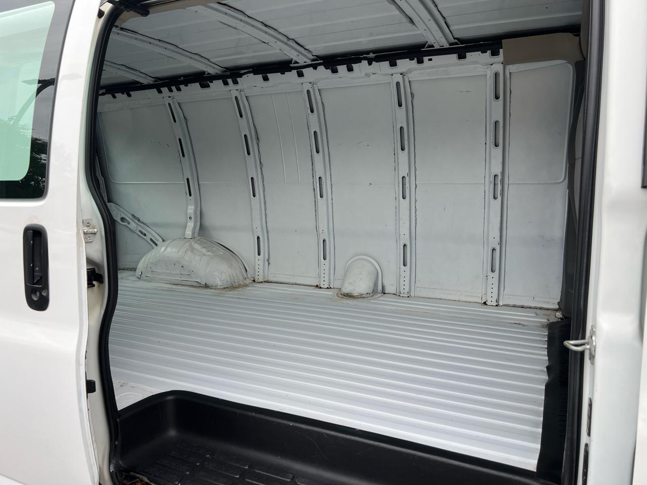 GMC Savana G3500 Extended Cargo 2009