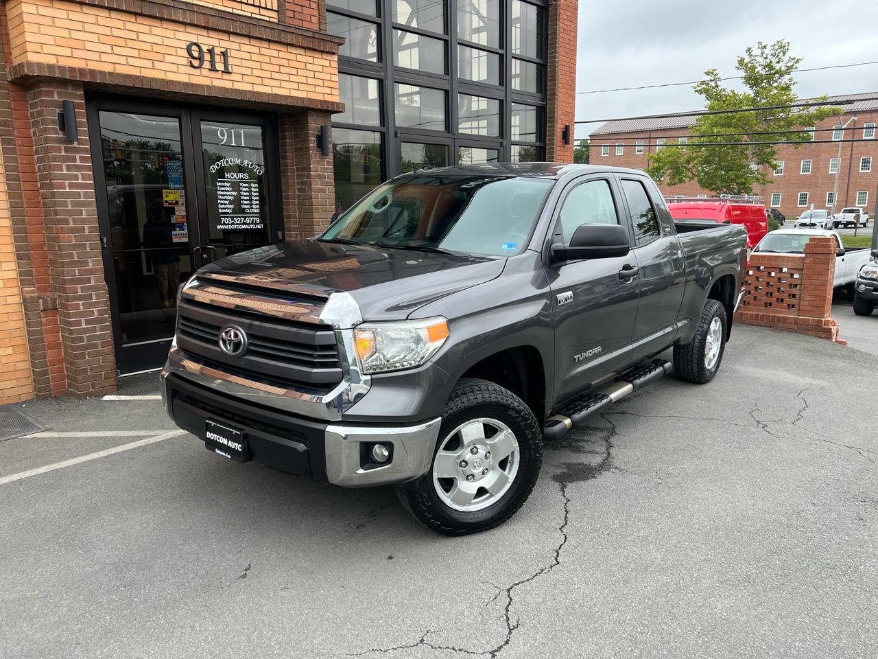 Toyota Tundra SR5 5.7L V8 Double Cab 4WD 2014