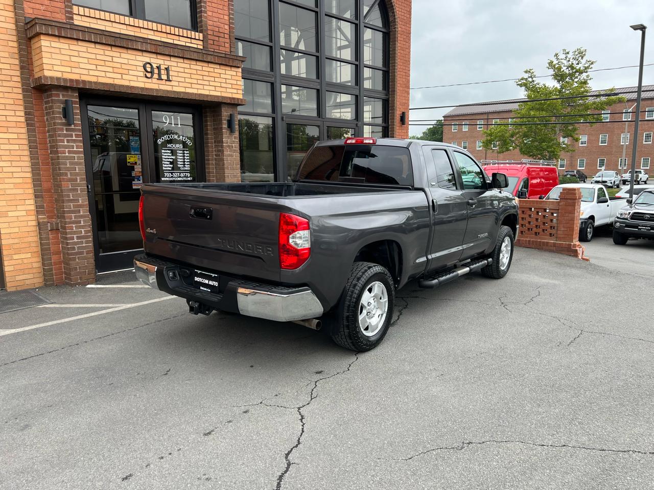 Toyota Tundra SR5 5.7L V8 Double Cab 4WD 2014