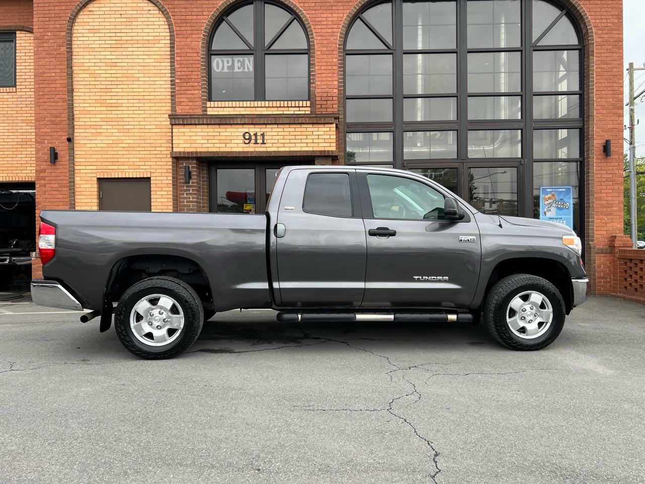 Toyota Tundra SR5 5.7L V8 Double Cab 4WD 2014