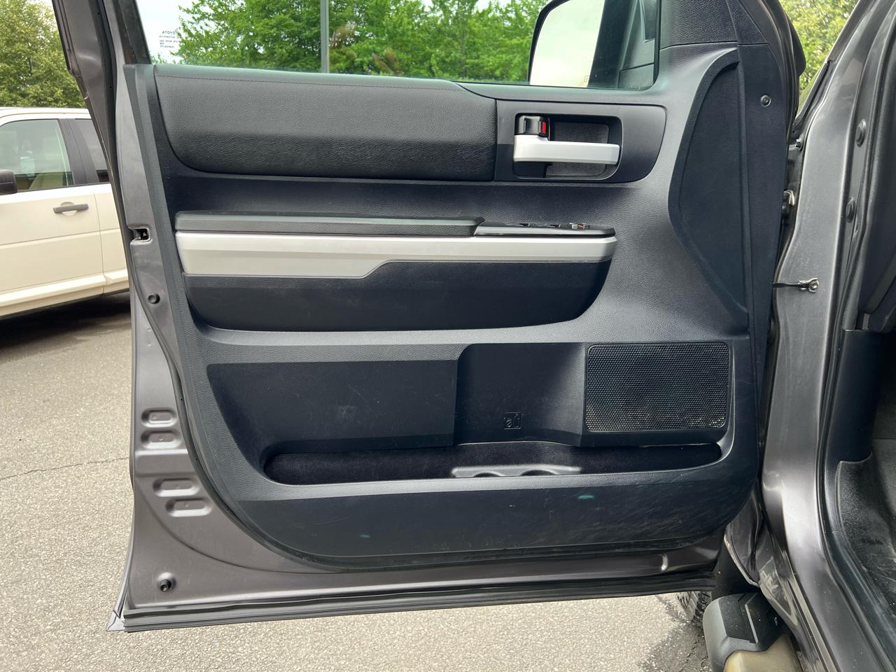 Toyota Tundra SR5 5.7L V8 Double Cab 4WD 2014