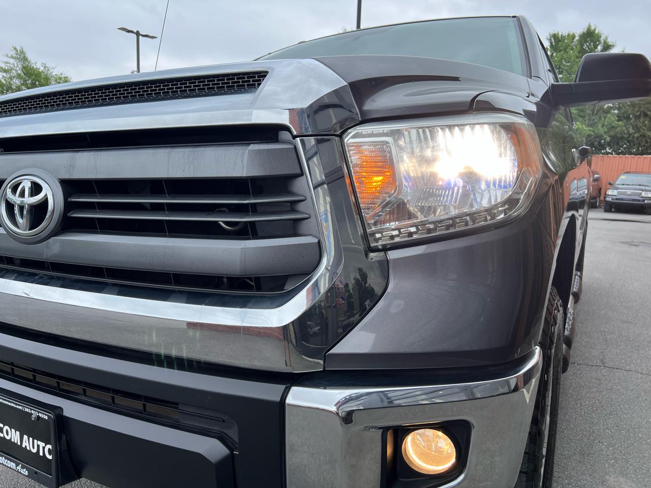 Toyota Tundra SR5 5.7L V8 Double Cab 4WD 2014