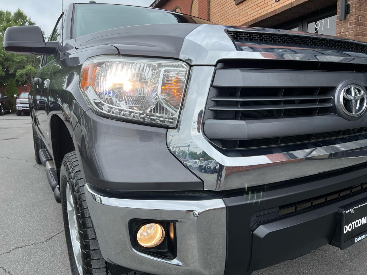 Toyota Tundra SR5 5.7L V8 Double Cab 4WD 2014
