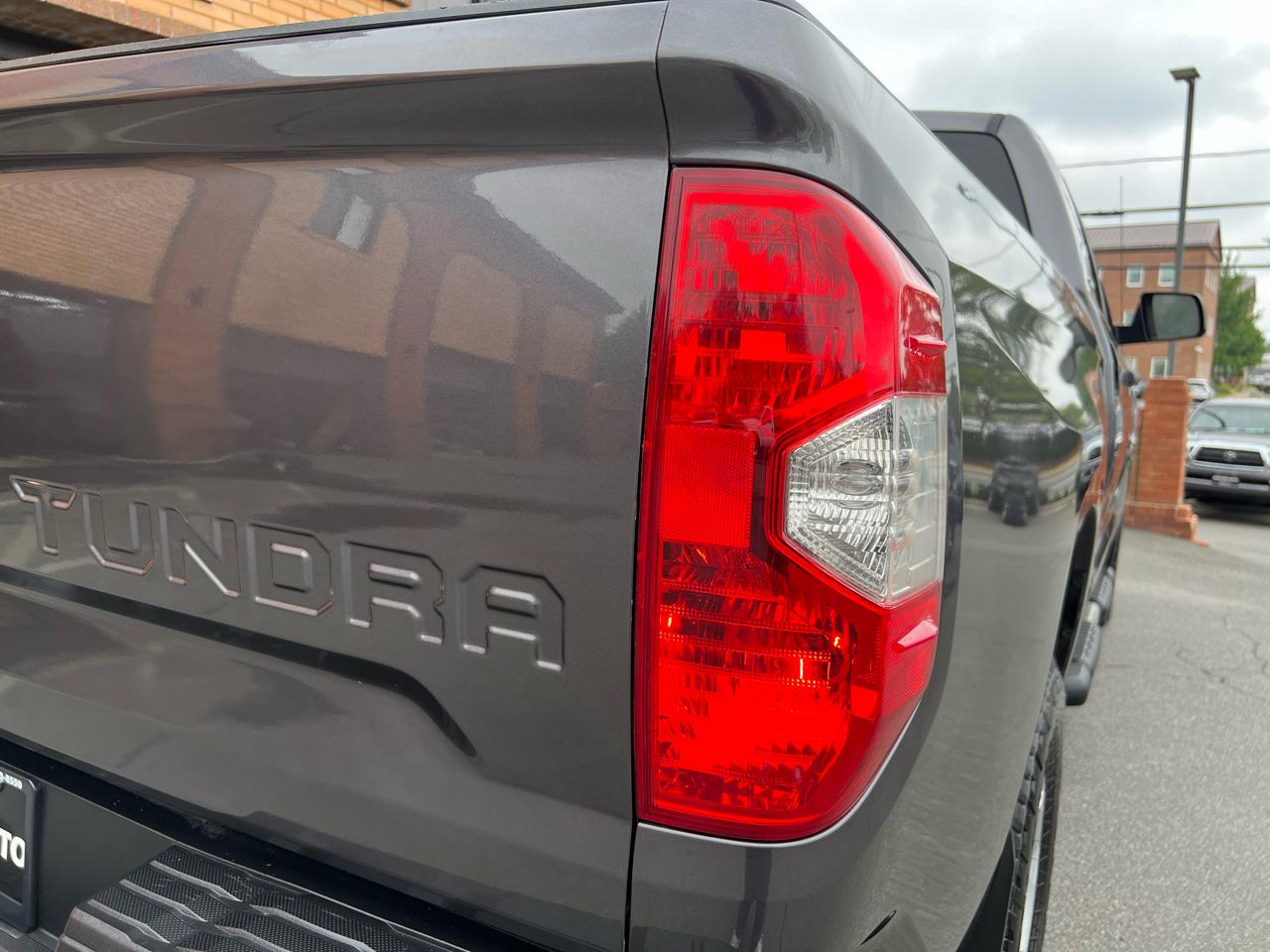 Toyota Tundra SR5 5.7L V8 Double Cab 4WD 2014