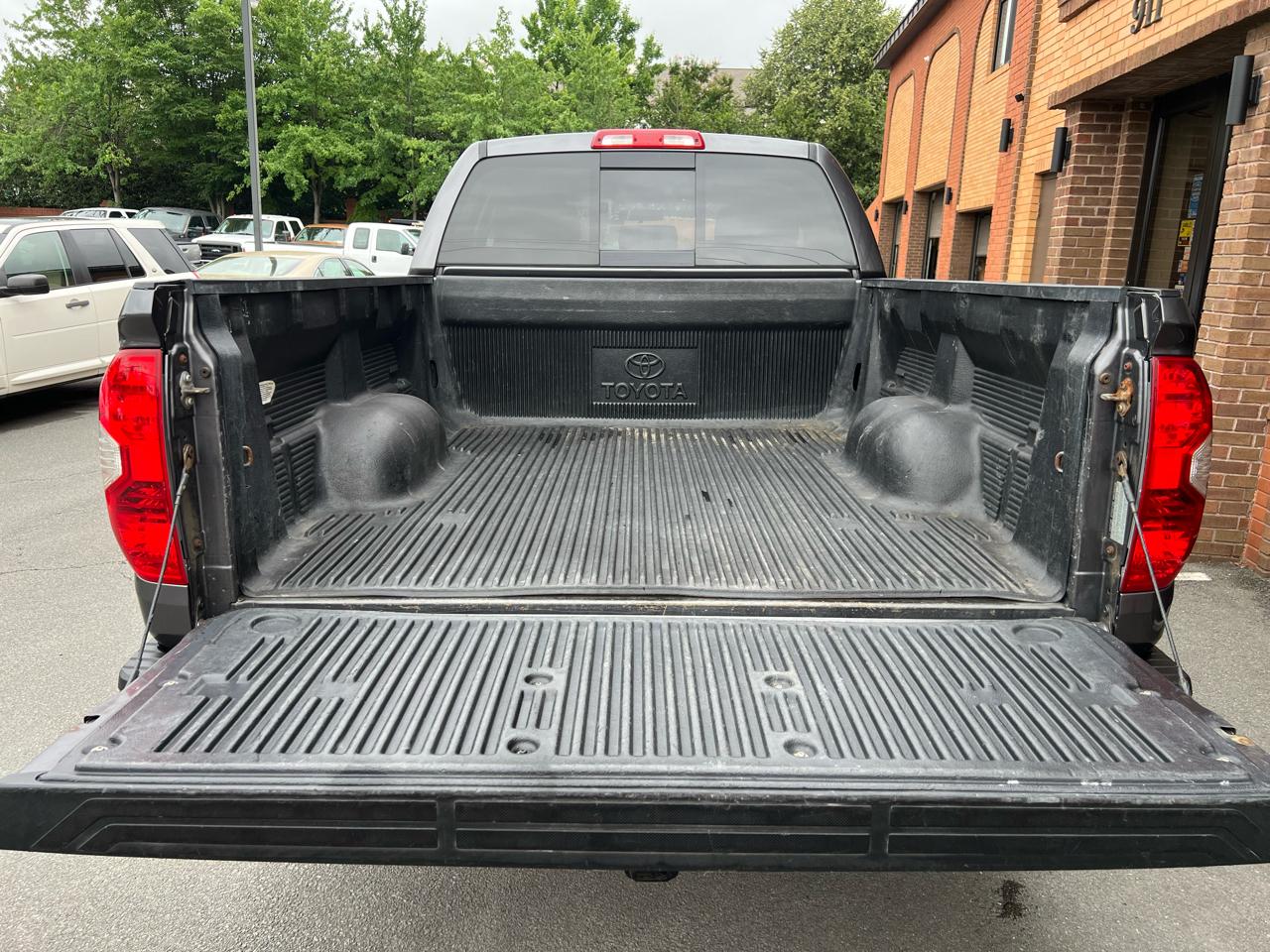 Toyota Tundra SR5 5.7L V8 Double Cab 4WD 2014