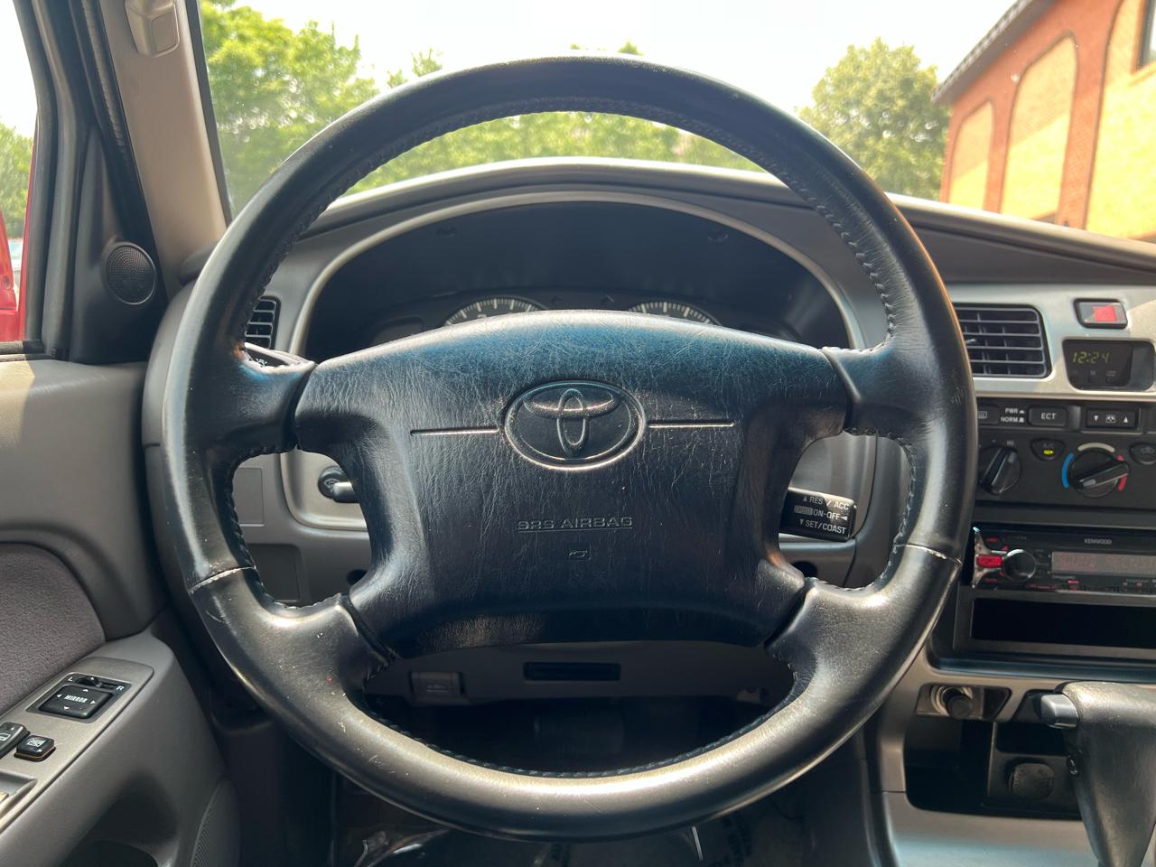 Toyota 4Runner SR5 2WD 2002