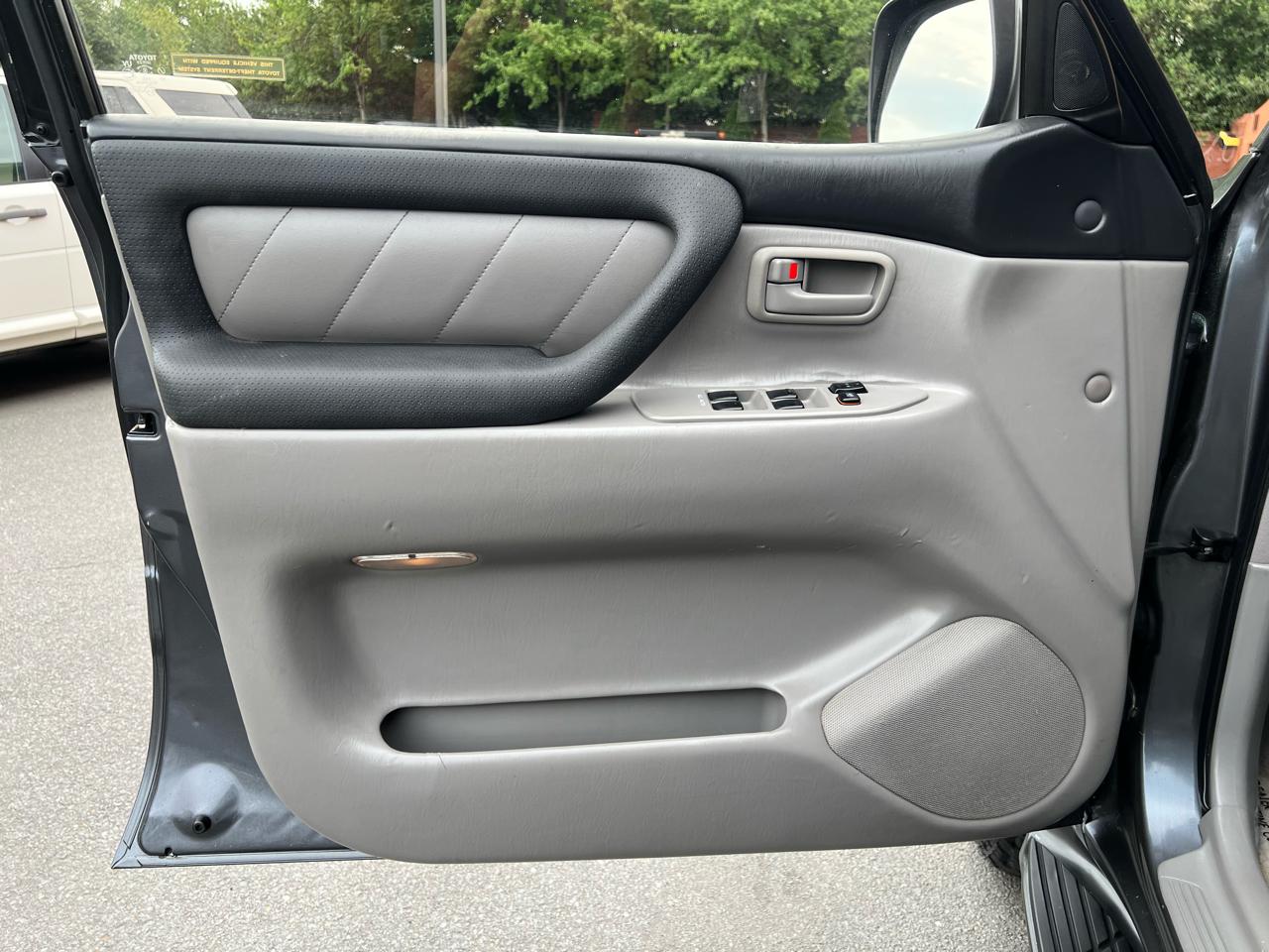 Toyota Land Cruiser 4WD 2003