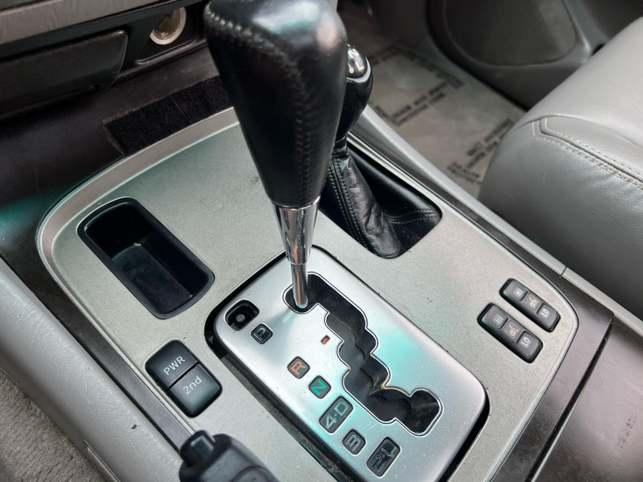 Toyota Land Cruiser 4WD 2003