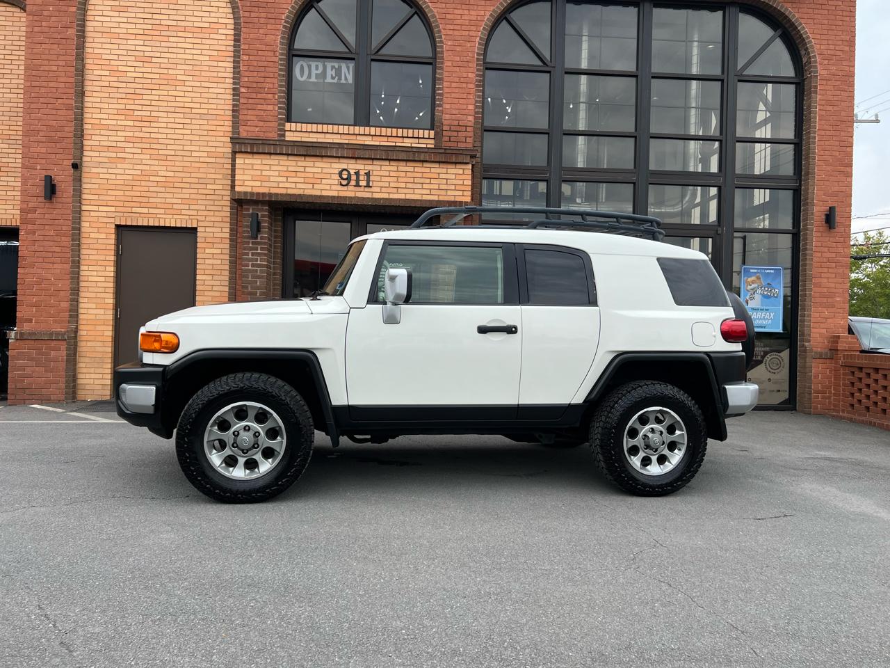 Toyota FJ Cruiser 4WD MT 2013