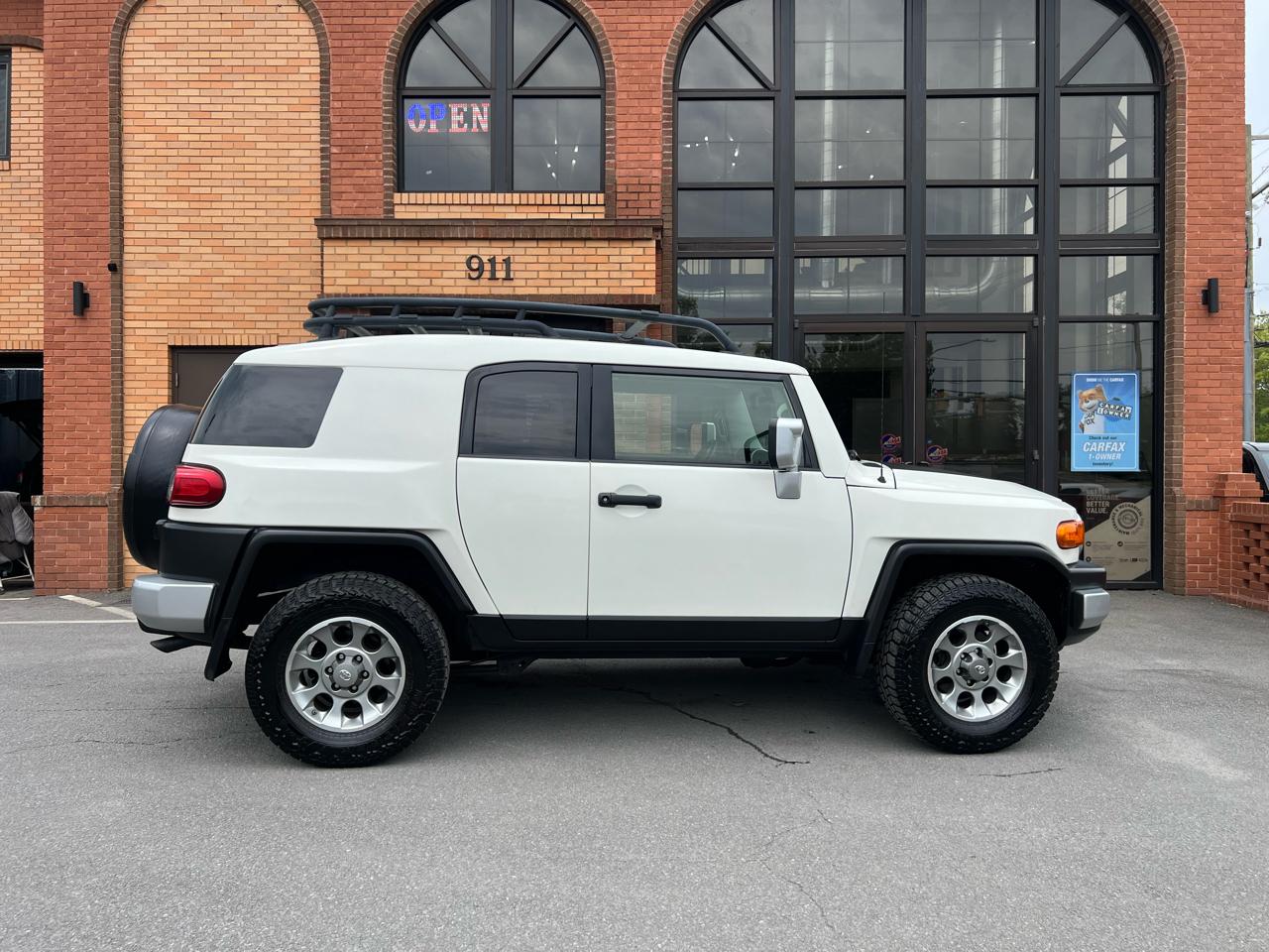 Toyota FJ Cruiser 4WD MT 2013