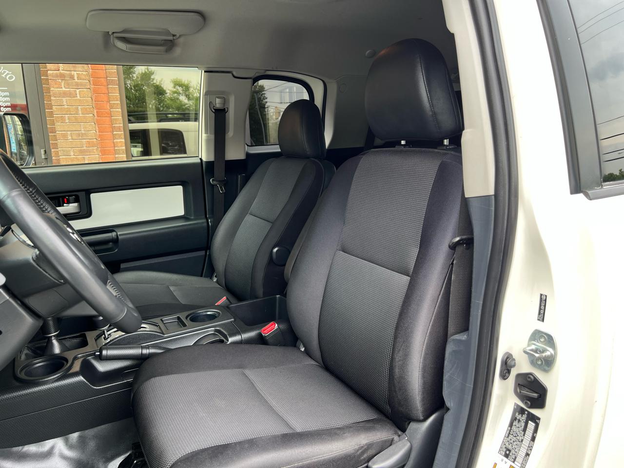 Toyota FJ Cruiser 4WD MT 2013