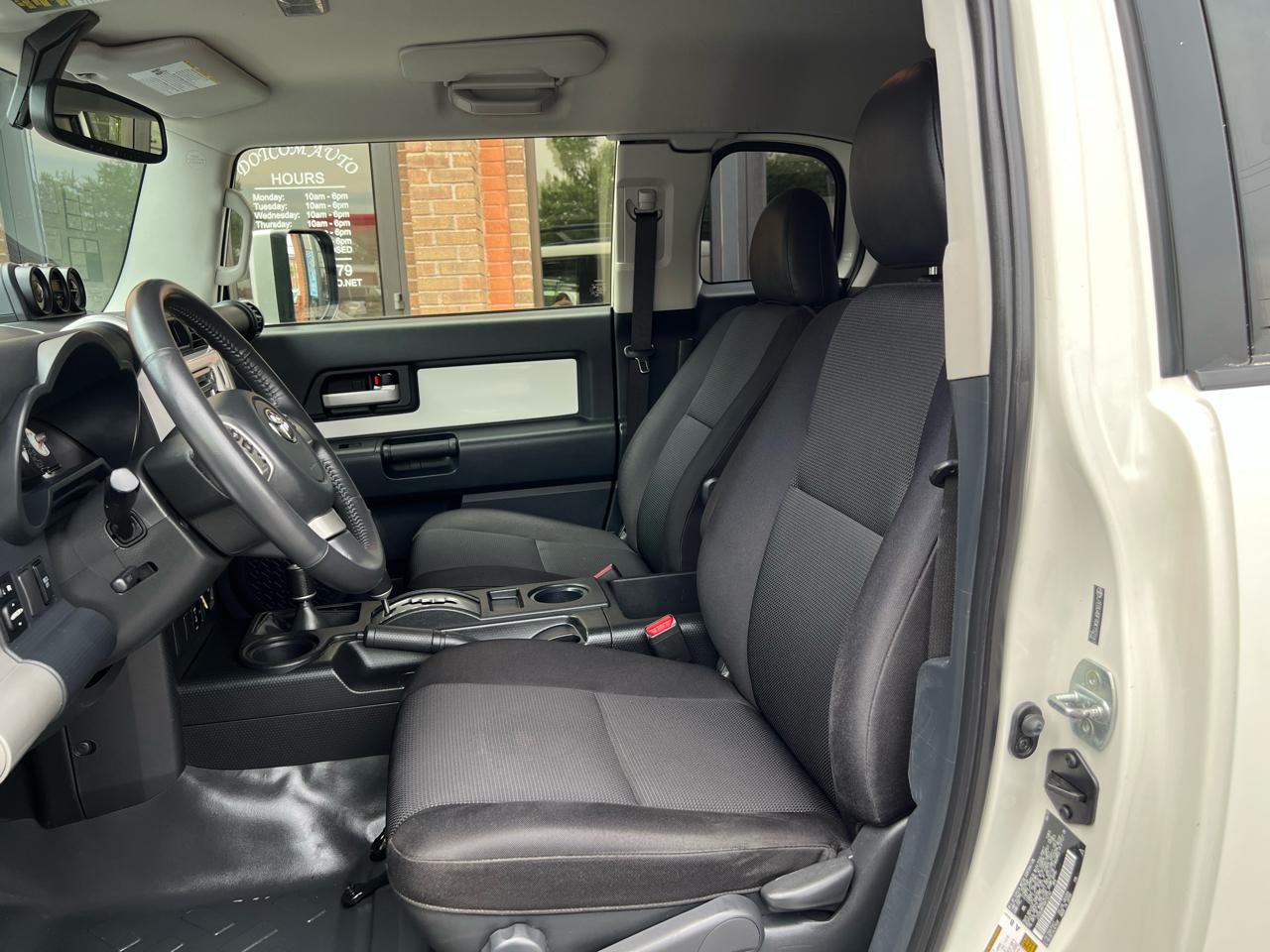 Toyota FJ Cruiser 4WD MT 2013