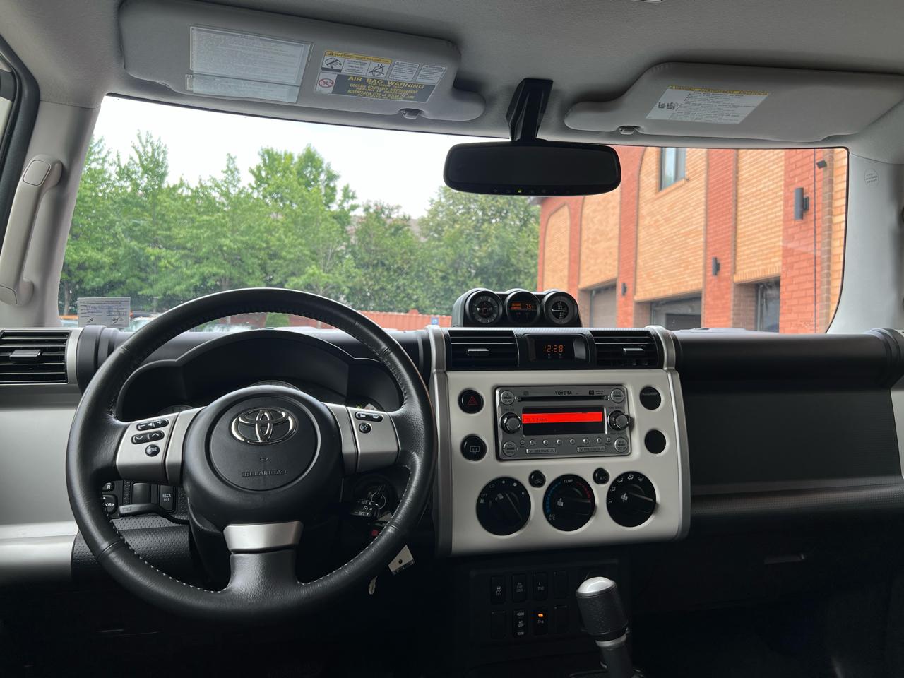 Toyota FJ Cruiser 4WD MT 2013